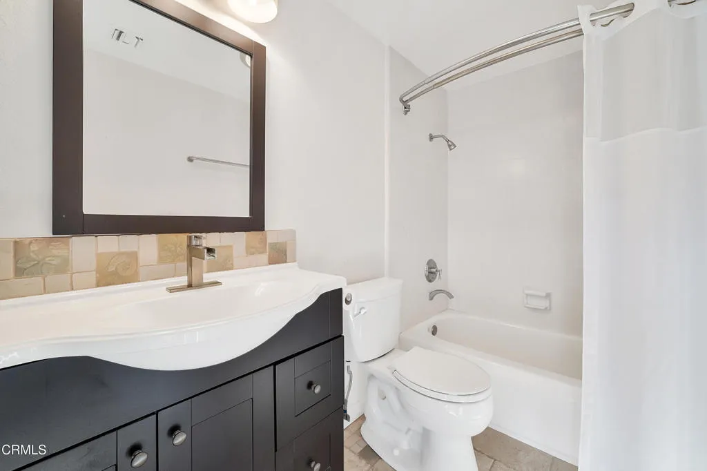 2010 Kingsbridge Way, Oxnard, CA, 93035