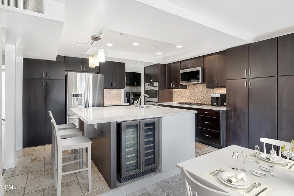 2010 Kingsbridge Way, Oxnard, CA, 93035