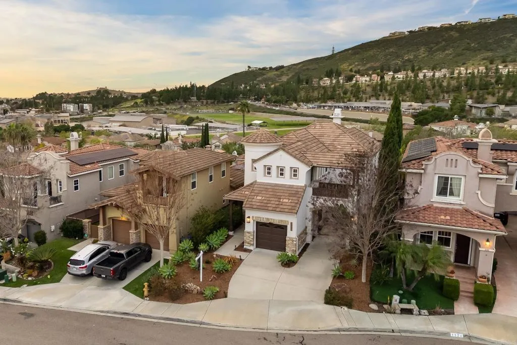 https://cdn.realtyfeed.com/cdn/127/306638333/c002f12b93baf47a8572c75e02682cd2.webp