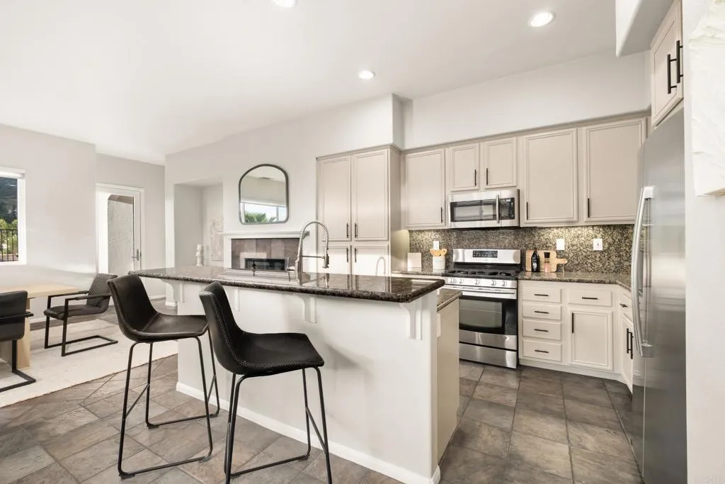 https://cdn.realtyfeed.com/cdn/127/306638333/c570dfc52de518cc3eb507d46a2a928f.webp