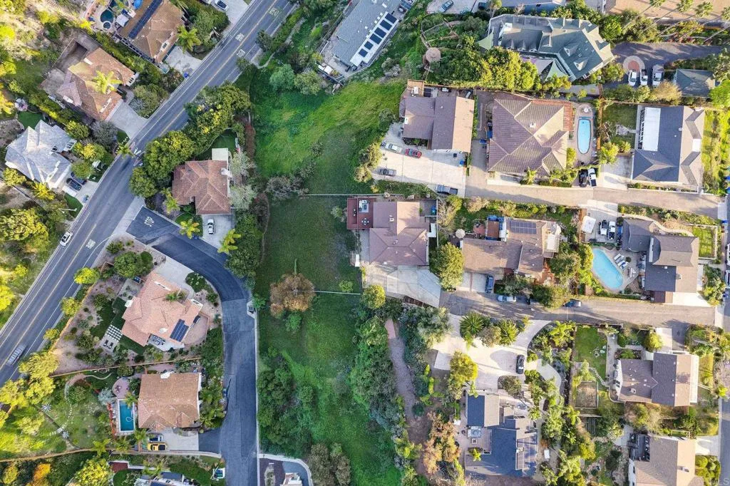 https://cdn.realtyfeed.com/cdn/127/306638347/131955d5c6d47f18a89050f540bc713a.webp