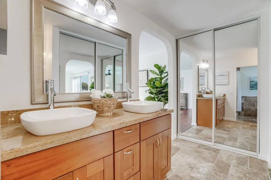 https://cdn.realtyfeed.com/cdn/127/306638347/3b557cfa13e77354da3cb5c9f1938a9f.webp