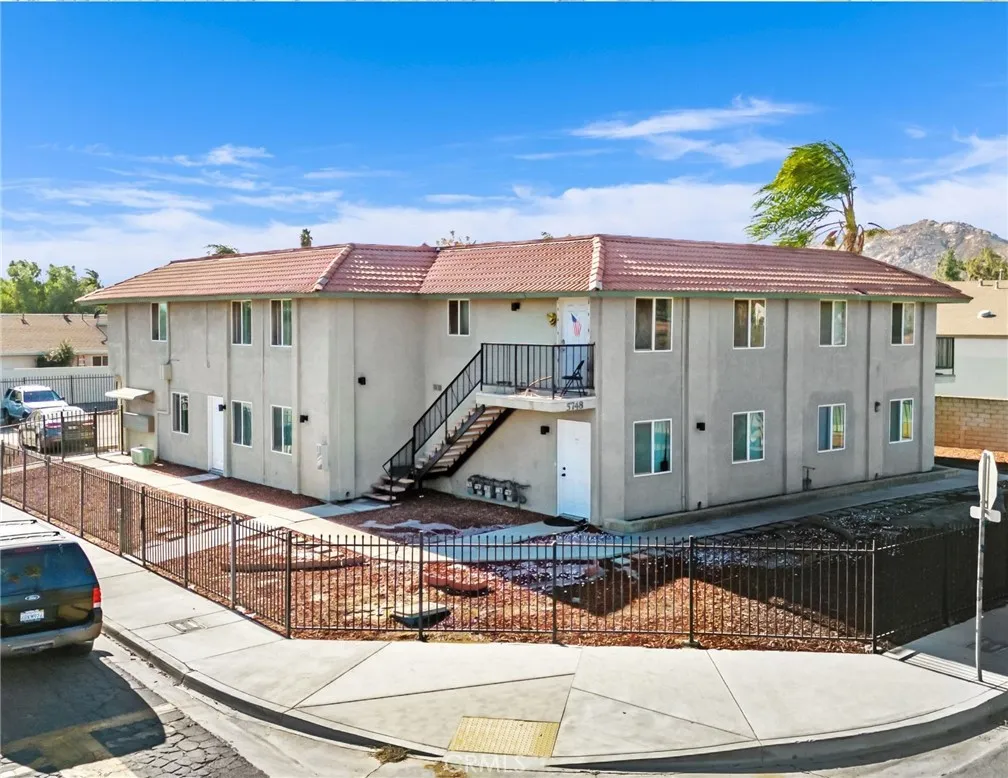 2411 L Street, San Diego, CA, 92102