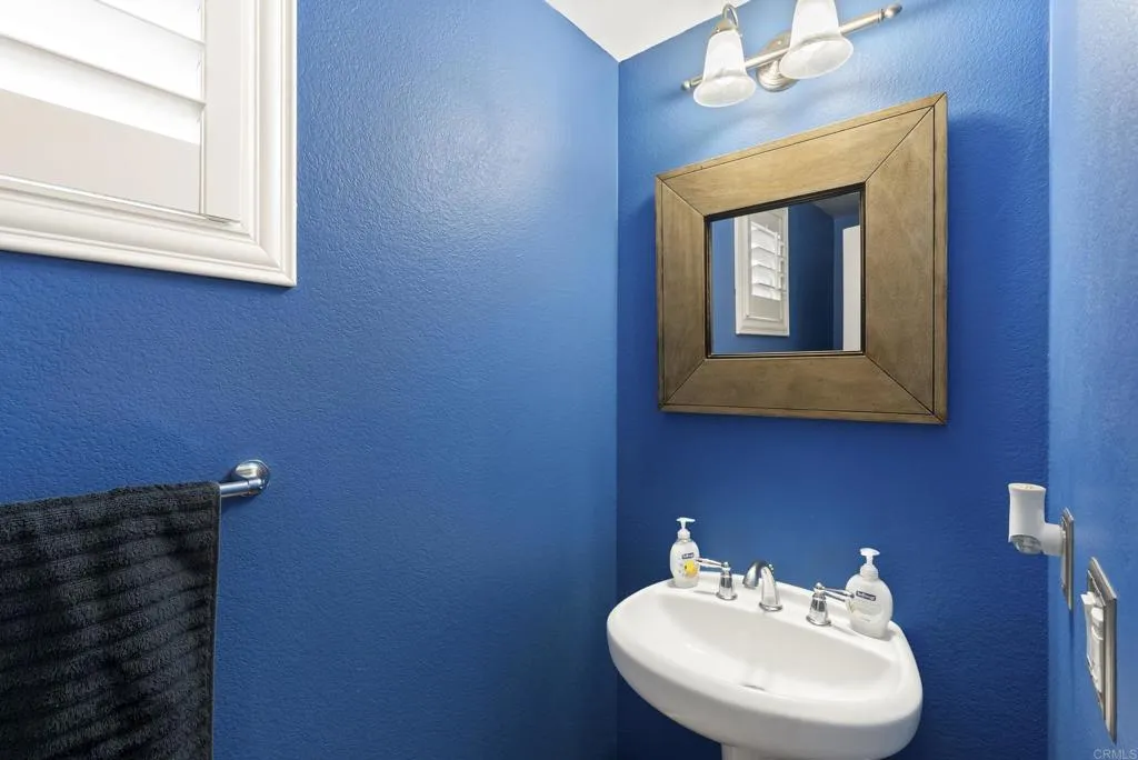 https://cdn.realtyfeed.com/cdn/127/306638387/96f33703f138c228a83ad8d04a89ea31.webp