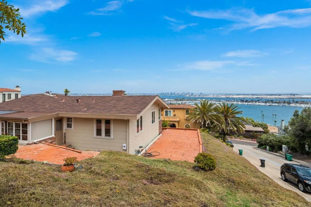 https://cdn.realtyfeed.com/cdn/127/306638390/75d395a45ad1287277c0575ada57481d.webp