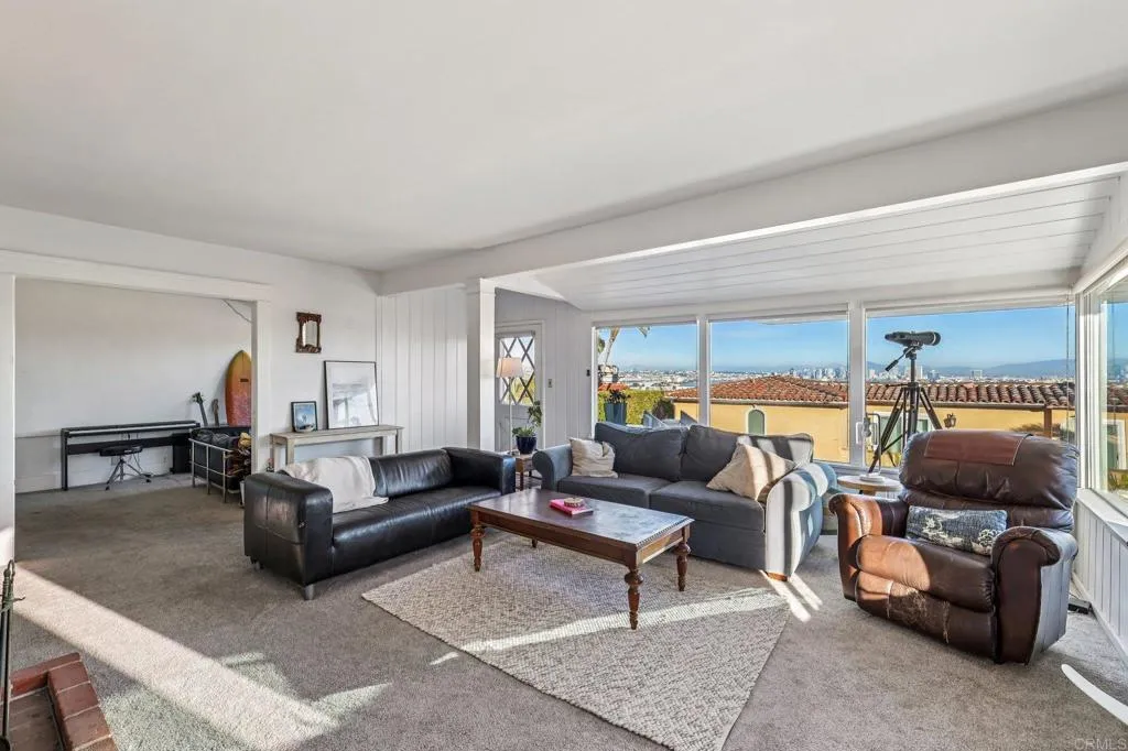 https://cdn.realtyfeed.com/cdn/127/306638390/88dd5737a72bd74296a19764b8976458.webp