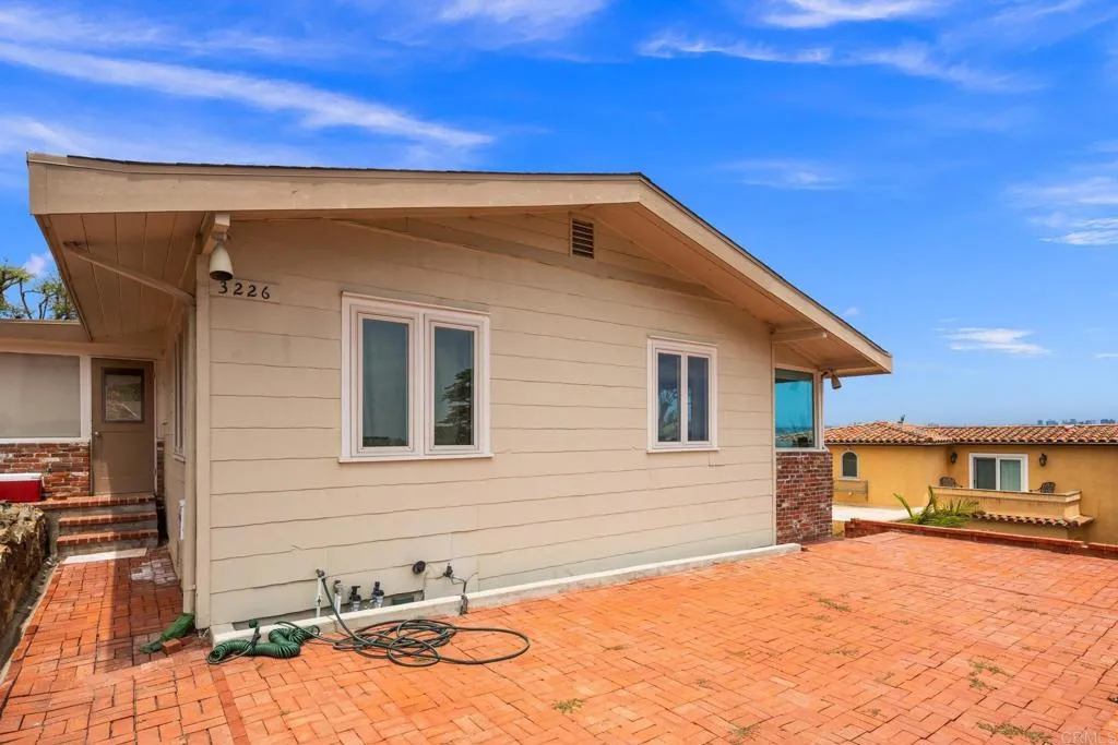 https://cdn.realtyfeed.com/cdn/127/306638390/8ffac08025ad96fb789af961cfa50ea3.webp