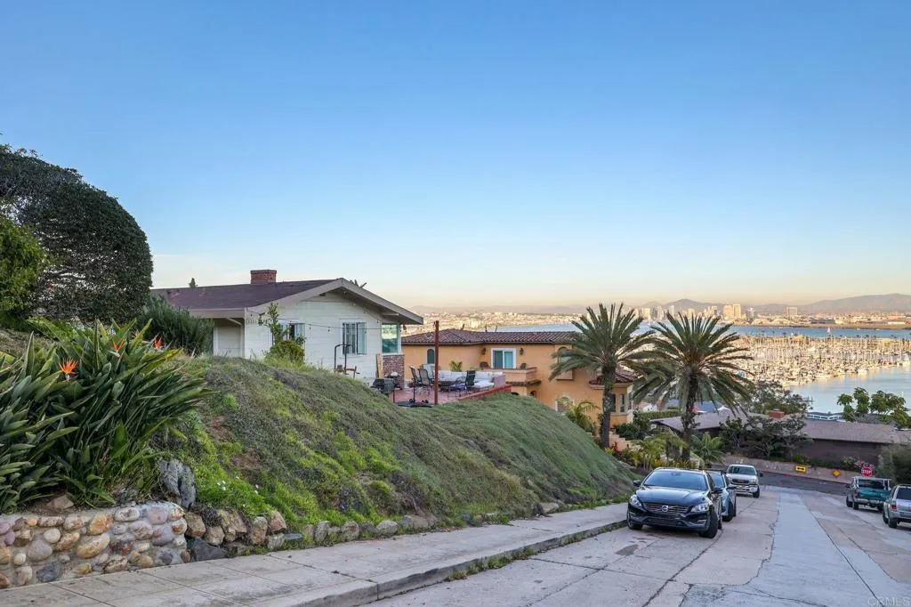 https://cdn.realtyfeed.com/cdn/127/306638390/bd957dfa914a2b3904ed70b7c67183f8.webp