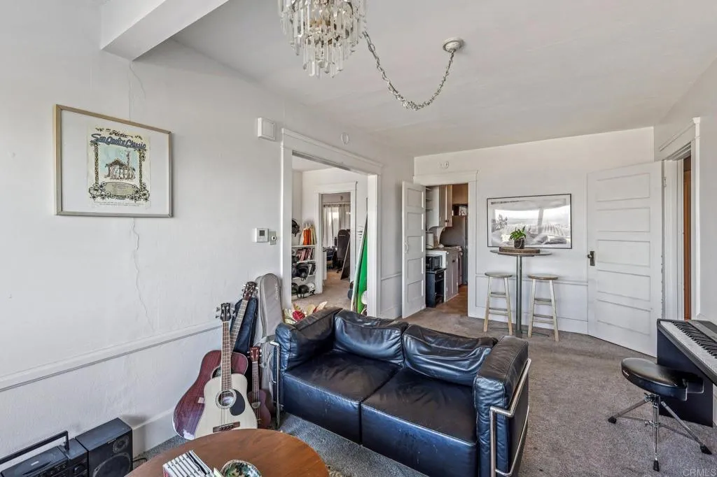 https://cdn.realtyfeed.com/cdn/127/306638390/ed0272955208881027b08a9b45e3ee59.webp