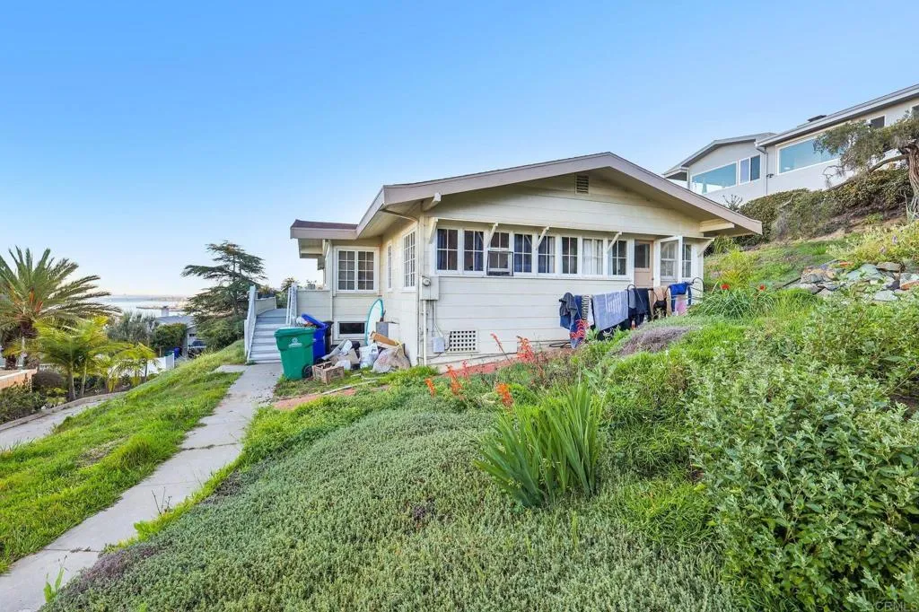 https://cdn.realtyfeed.com/cdn/127/306638390/f8e3b6e2fe5c2032605a51b8f1a39740.webp