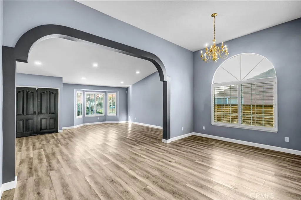 20061 Shadow Hills Court, Saugus, CA 91390 - Photo 3 of 32, Saugus, CA