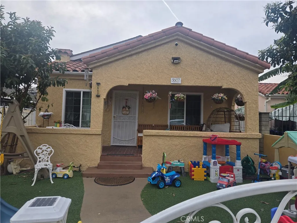1121 Exposition, Los Angeles, CA, 90007