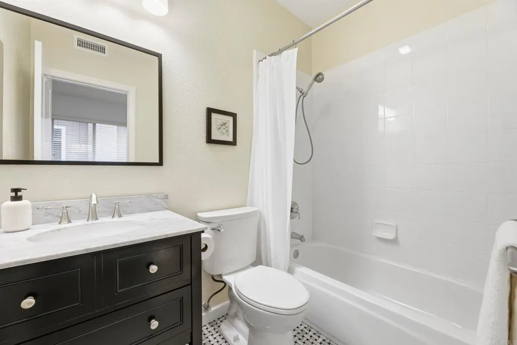 https://cdn.realtyfeed.com/cdn/127/306638585/778d5677b3a108a352edb72659ad5694.webp