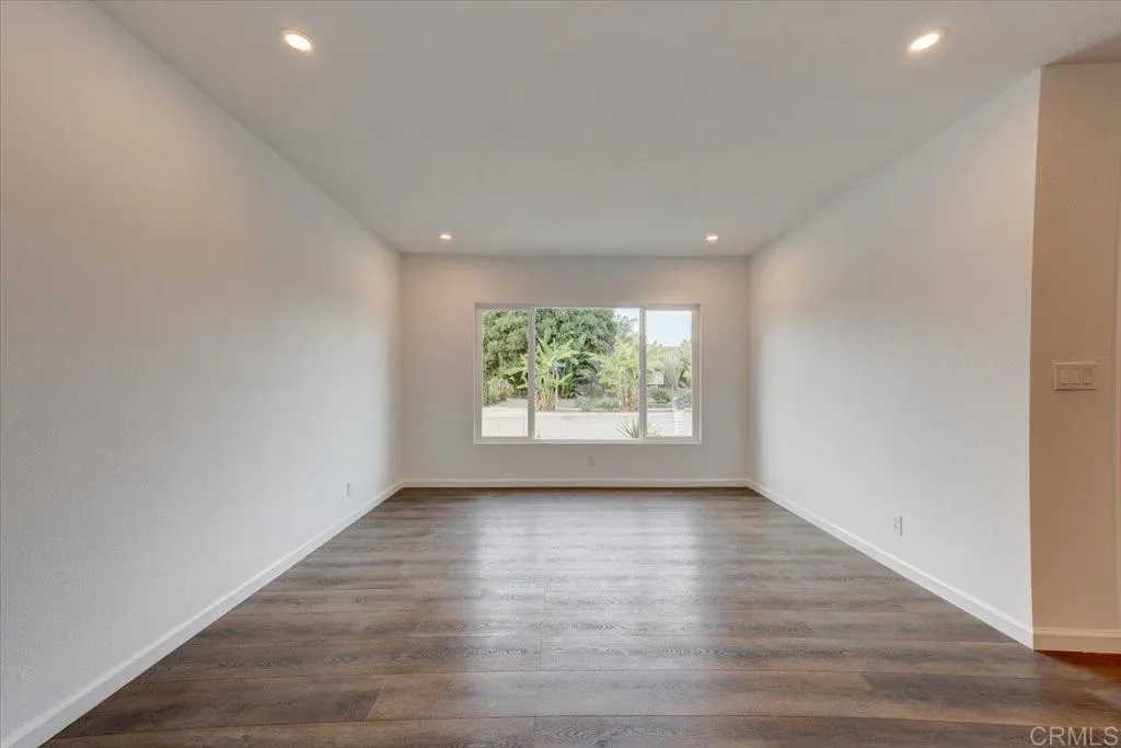 https://cdn.realtyfeed.com/cdn/127/306638627/03408649f3ae37c67f048889563b62f2.webp
