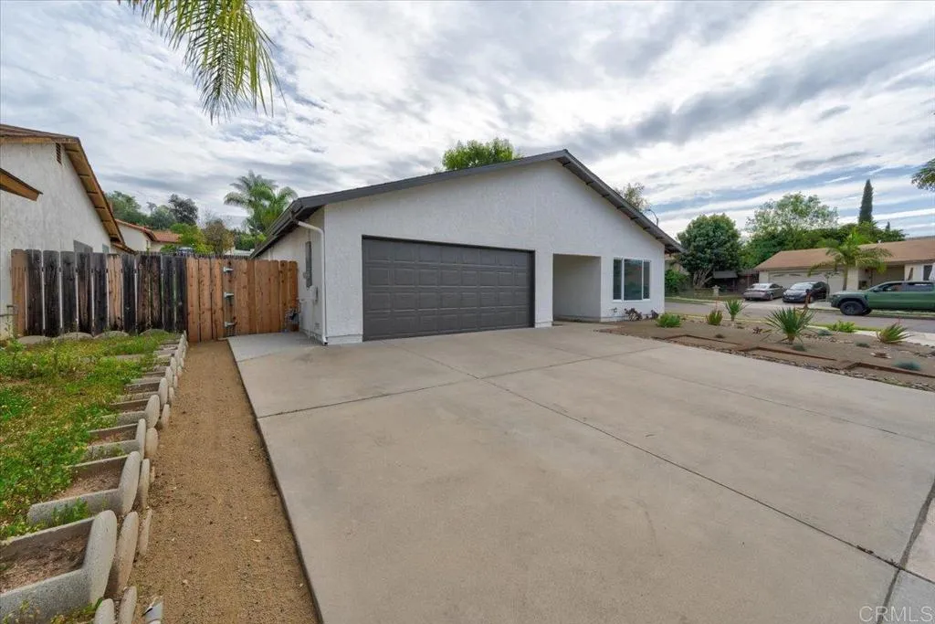 https://cdn.realtyfeed.com/cdn/127/306638627/c506c6ebd8bfbd992254a870f800bc18.webp
