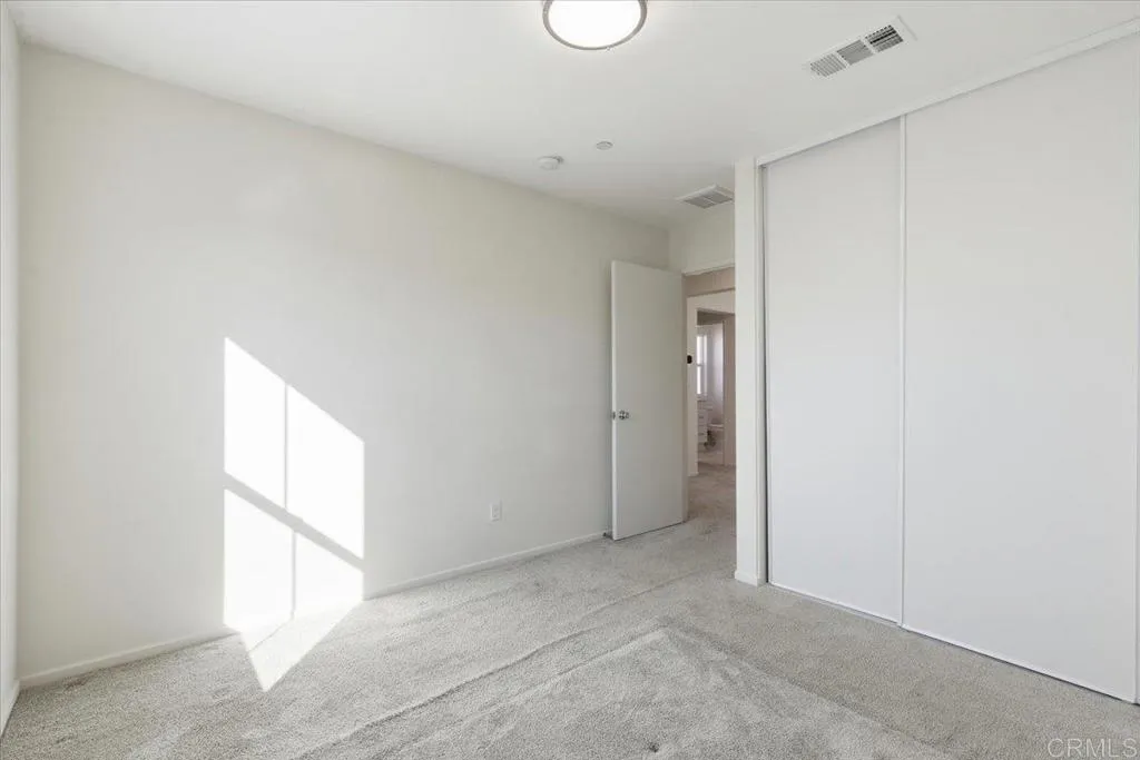 https://cdn.realtyfeed.com/cdn/127/306638647/07c8c34bd682d119181ec8b046e38c27.webp