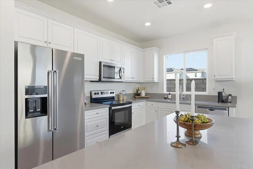 https://cdn.realtyfeed.com/cdn/127/306638647/c2f1d2832743bdcb823029ef5c603083.webp