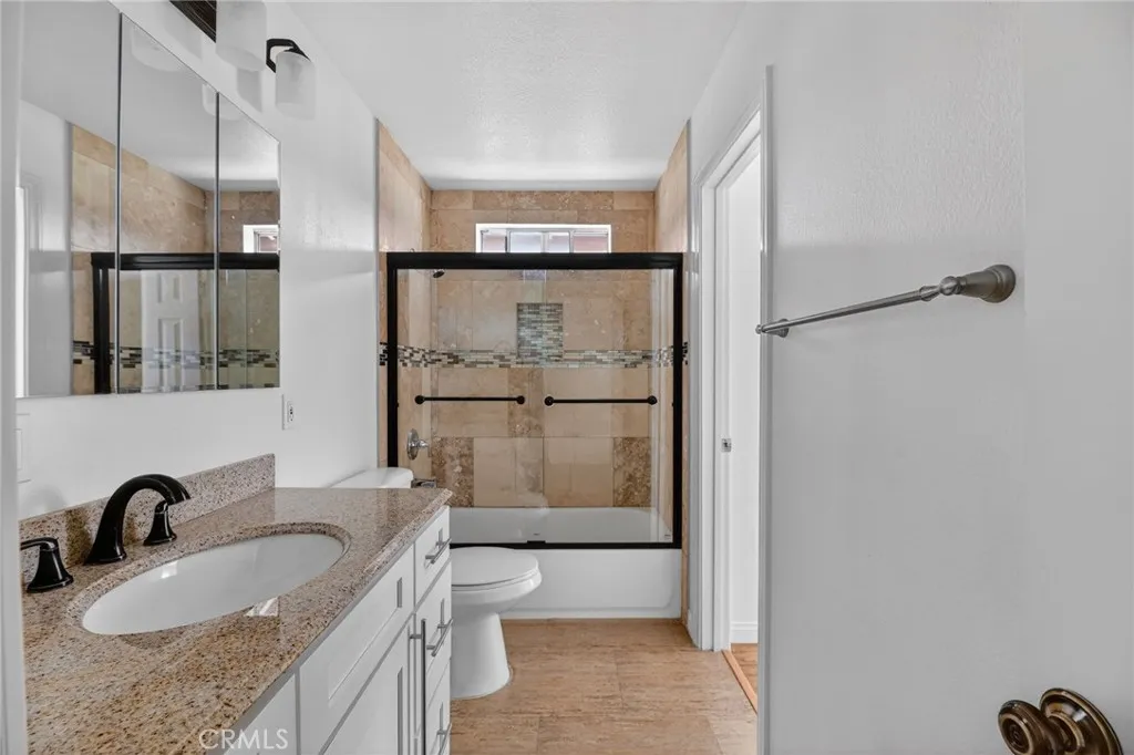 https://cdn.realtyfeed.com/cdn/127/306638714/090f03b5fa20279bb84177de21e423d8.webp