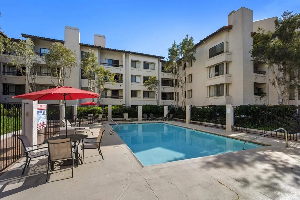 https://cdn.realtyfeed.com/cdn/127/306638751/b3bd0446e22c6761b119c6d887bd3841.webp