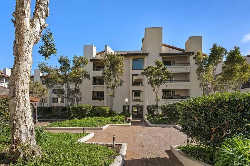 https://cdn.realtyfeed.com/cdn/127/306638751/f8005dd1ef6108efda13c1403922f340.webp