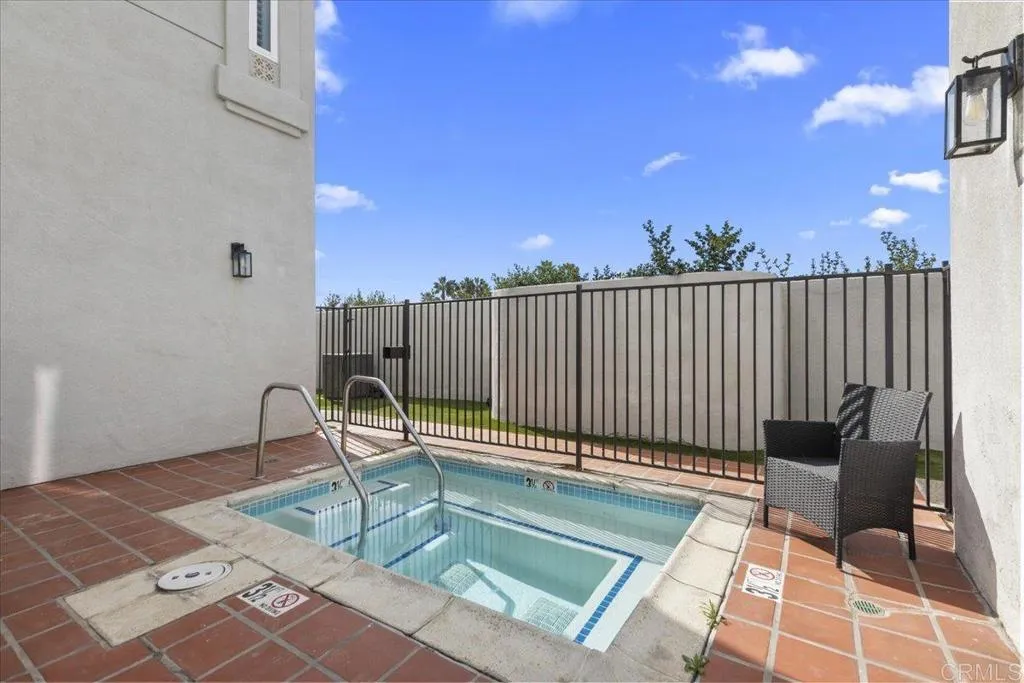 https://cdn.realtyfeed.com/cdn/127/306638776/075af1676da13c40543b3861e8d098ee.webp
