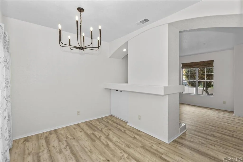 https://cdn.realtyfeed.com/cdn/127/306638776/6bd804dbffc8a5e1cbf36b565cd52d30.webp