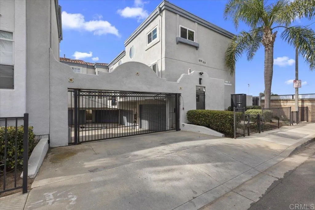 https://cdn.realtyfeed.com/cdn/127/306638776/e47a96abd47ee93c702d0568d00ba1f7.webp