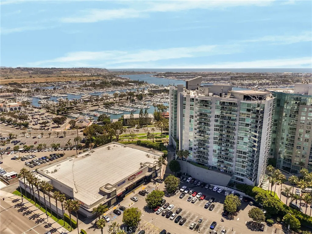 13600 Marina Pointe Drive Unit 615, Marina del Rey, CA 90292 - Photo 2 of 17, Marina Del Rey, CA