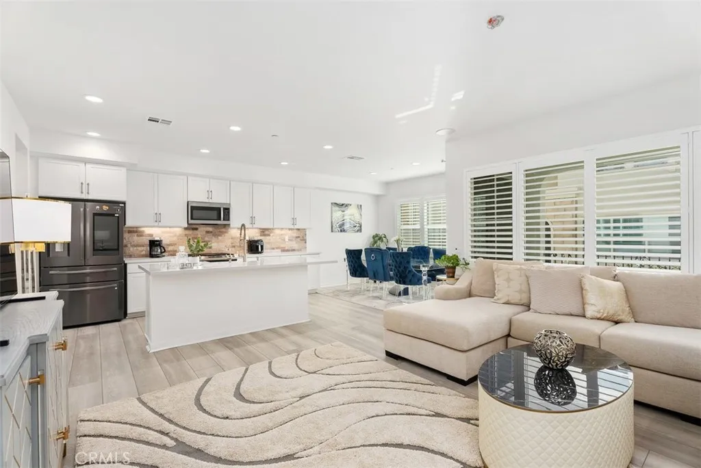 704 Dusky Creek, Lake Forest, CA 92610 - Main photo, Lake Forest, CA
