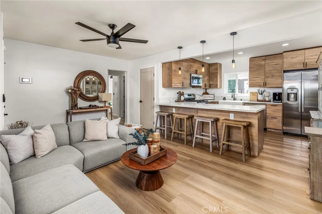https://cdn.realtyfeed.com/cdn/127/306638923/2b7609ef5ed6f4a6942caad6551593eb.webp