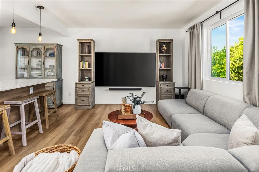 https://cdn.realtyfeed.com/cdn/127/306638923/b348fe0e326cba0bdfaeac9d1e33628c.webp