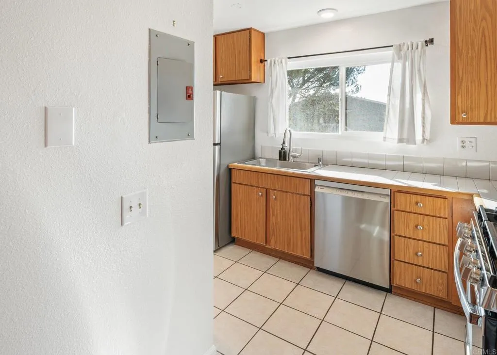 https://cdn.realtyfeed.com/cdn/127/306638950/1c041b9da501504908426efd14ea3f13.webp