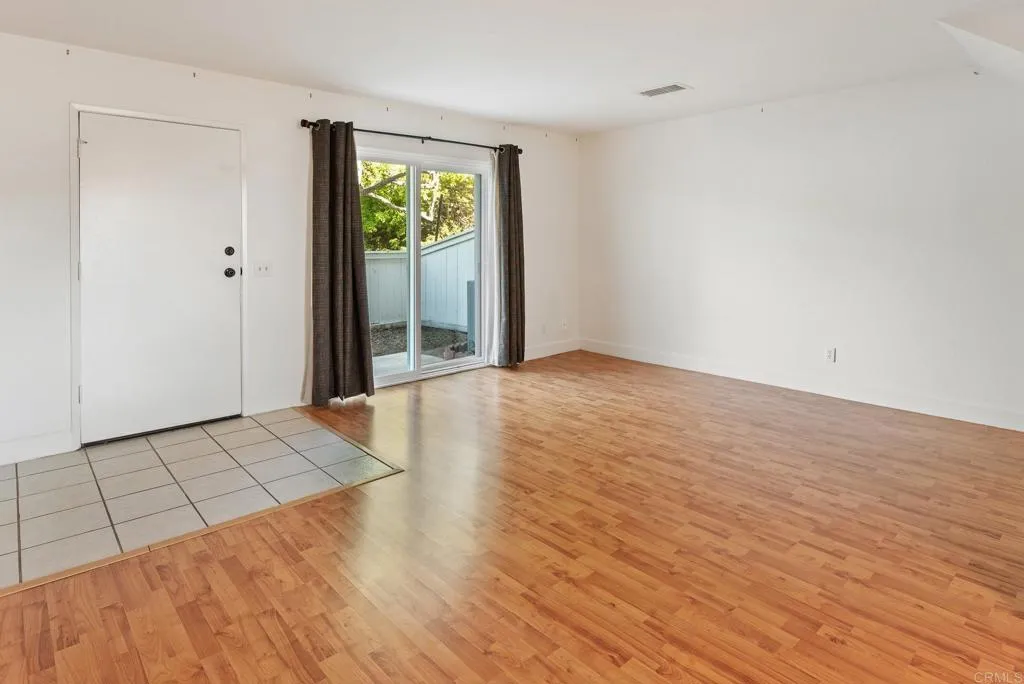 https://cdn.realtyfeed.com/cdn/127/306638950/979e255faf1c4b31f00e1cb30c4d5135.webp