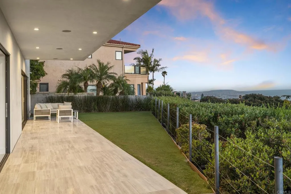 https://cdn.realtyfeed.com/cdn/127/306639001/0dc297e745776231d84ba0f1f9aa3b1a.webp