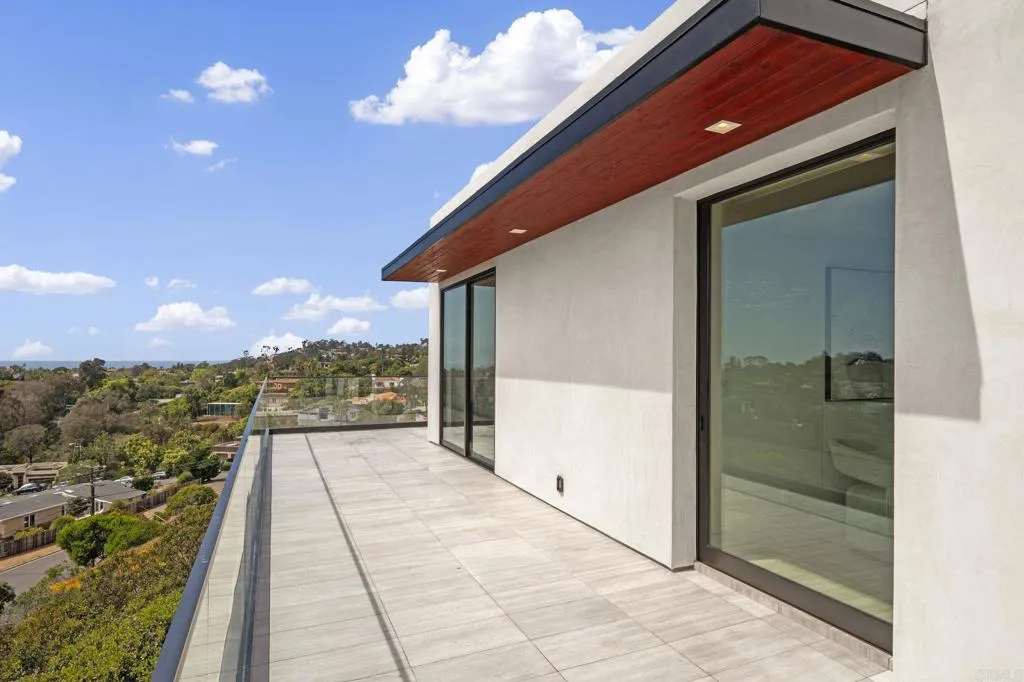 https://cdn.realtyfeed.com/cdn/127/306639001/2737e9aa818e683c5f41f9bb0a163fed.webp