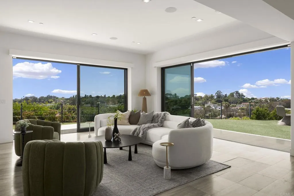 https://cdn.realtyfeed.com/cdn/127/306639001/2c397f5fdd328fb4bd285fc5aa5591ec.webp