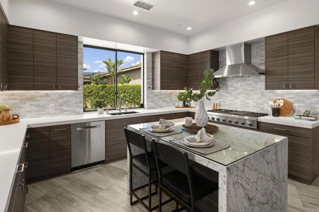 https://cdn.realtyfeed.com/cdn/127/306639001/58741e17df8b43326e2e1b7696397a60.webp