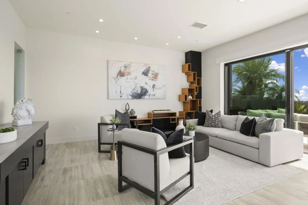 https://cdn.realtyfeed.com/cdn/127/306639001/58bb11a23328ee7436a5bb48732a8825.webp
