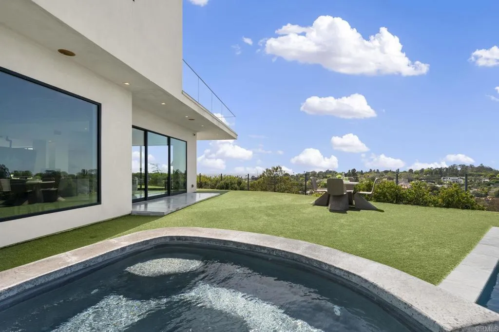 https://cdn.realtyfeed.com/cdn/127/306639001/6cc4189e1623a0bec7412b442ba6d92c.webp