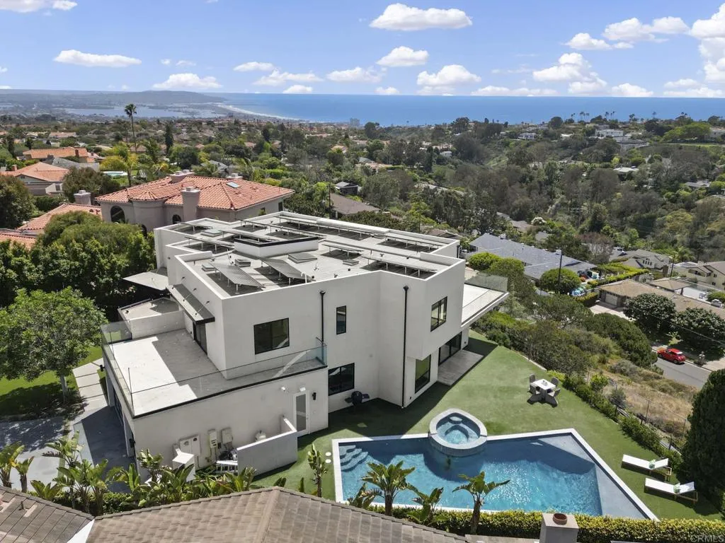 https://cdn.realtyfeed.com/cdn/127/306639001/747ebce7e111f7686f4c8dc730299709.webp