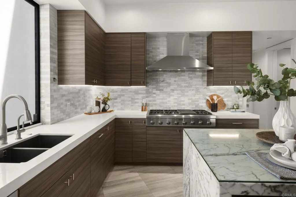 https://cdn.realtyfeed.com/cdn/127/306639001/79663ad375773b16a20c3d3c68cfc983.webp