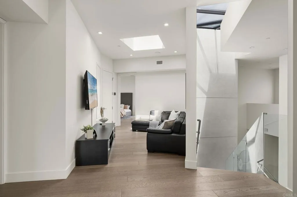 https://cdn.realtyfeed.com/cdn/127/306639001/d387dfecba2d8cff21322bfdab76b190.webp