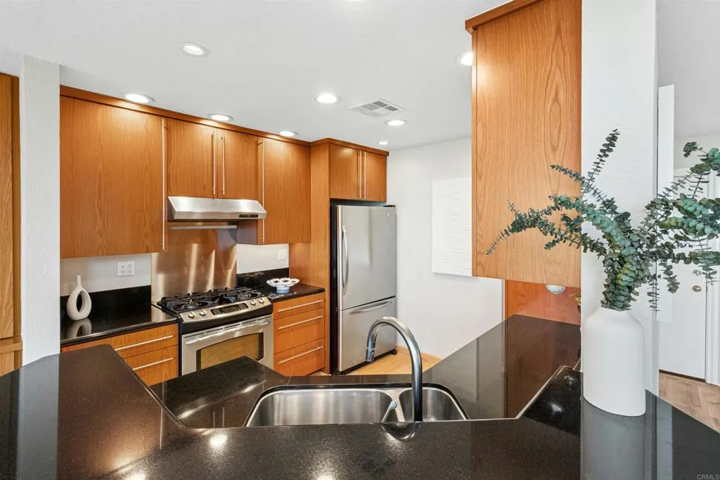 https://cdn.realtyfeed.com/cdn/127/306639110/128c11cdbb8d333117e3024519b8f5b0.webp