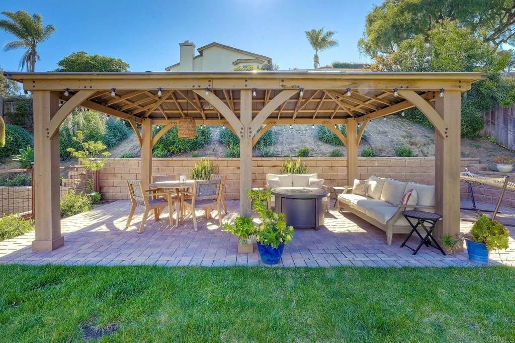 https://cdn.realtyfeed.com/cdn/127/306639132/da53a32446fd86d8fac83f45410ba878.webp
