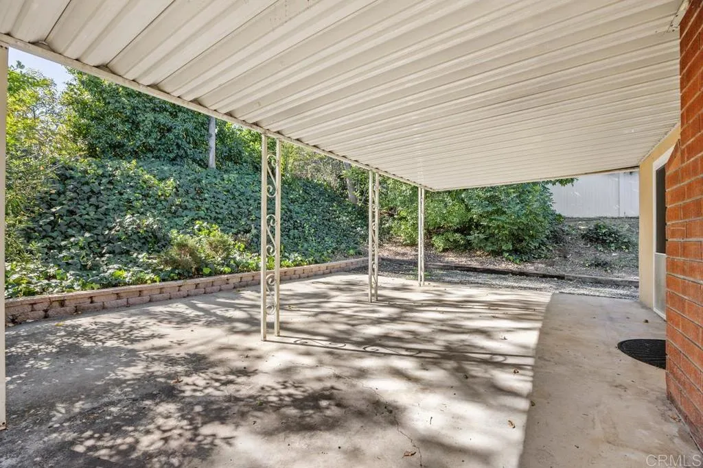https://cdn.realtyfeed.com/cdn/127/306639179/55db9c9ffb85dcf22f71a252faadf382.webp