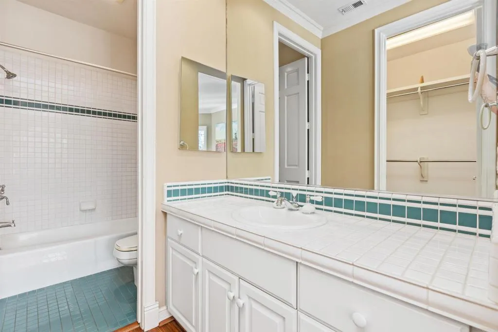https://cdn.realtyfeed.com/cdn/127/306639194/30617a045c4b77010bbec7f2b9745061.webp