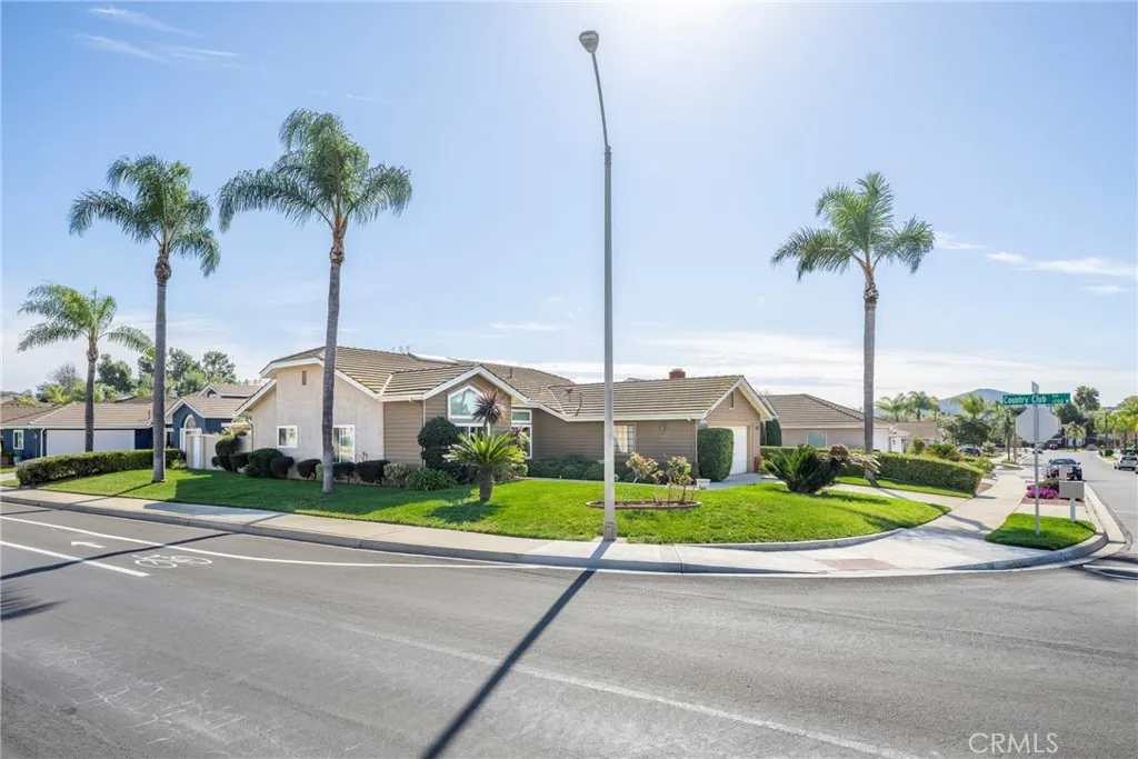 https://cdn.realtyfeed.com/cdn/127/306639213/5af1bac519411bb572df86461496055a.webp