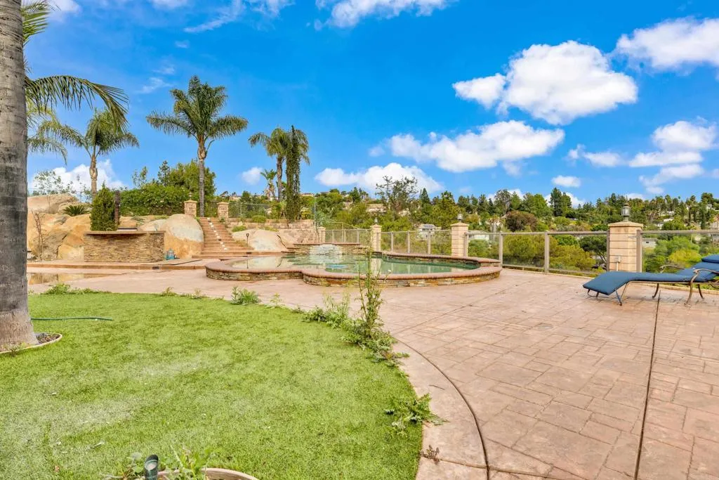 https://cdn.realtyfeed.com/cdn/127/306639215/03d99c8e7b125650f8f5e6bdd493a272.webp