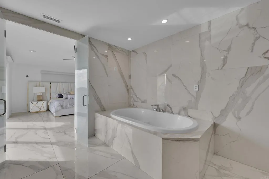 https://cdn.realtyfeed.com/cdn/127/306639215/18ed5dfda0b9328c49a6ff5dc028ae6d.webp
