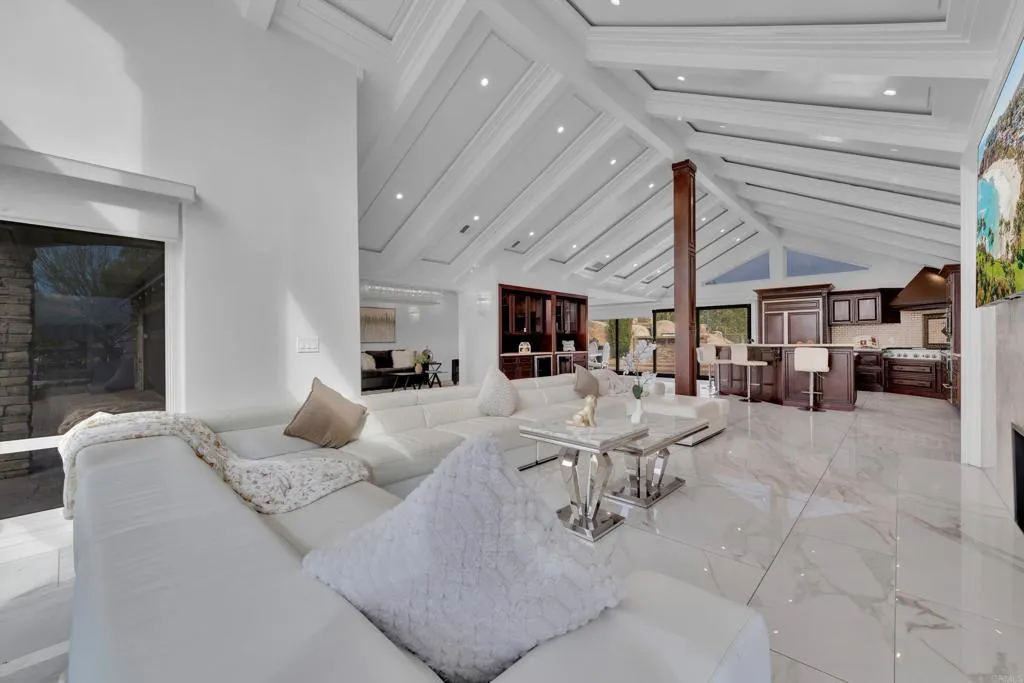 https://cdn.realtyfeed.com/cdn/127/306639215/2a6f13148fbc6fd193f7d021a7364287.webp